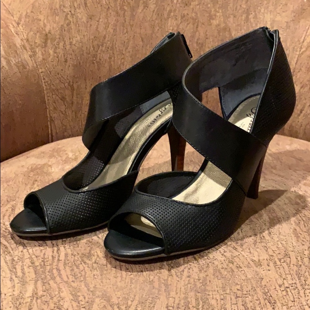 NWOT! Seychelles Black Stiletto Sandals